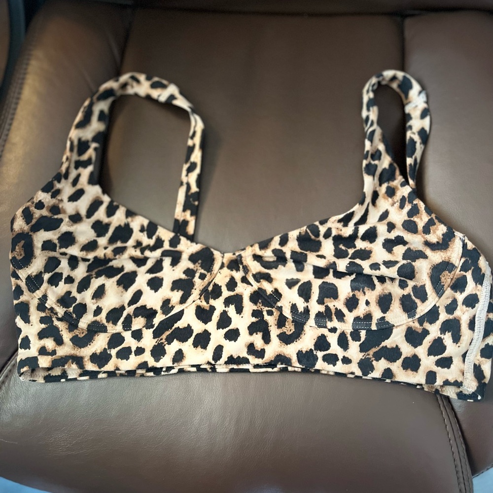 Victoria’s Secret Leppard Print Bralette. Size XL